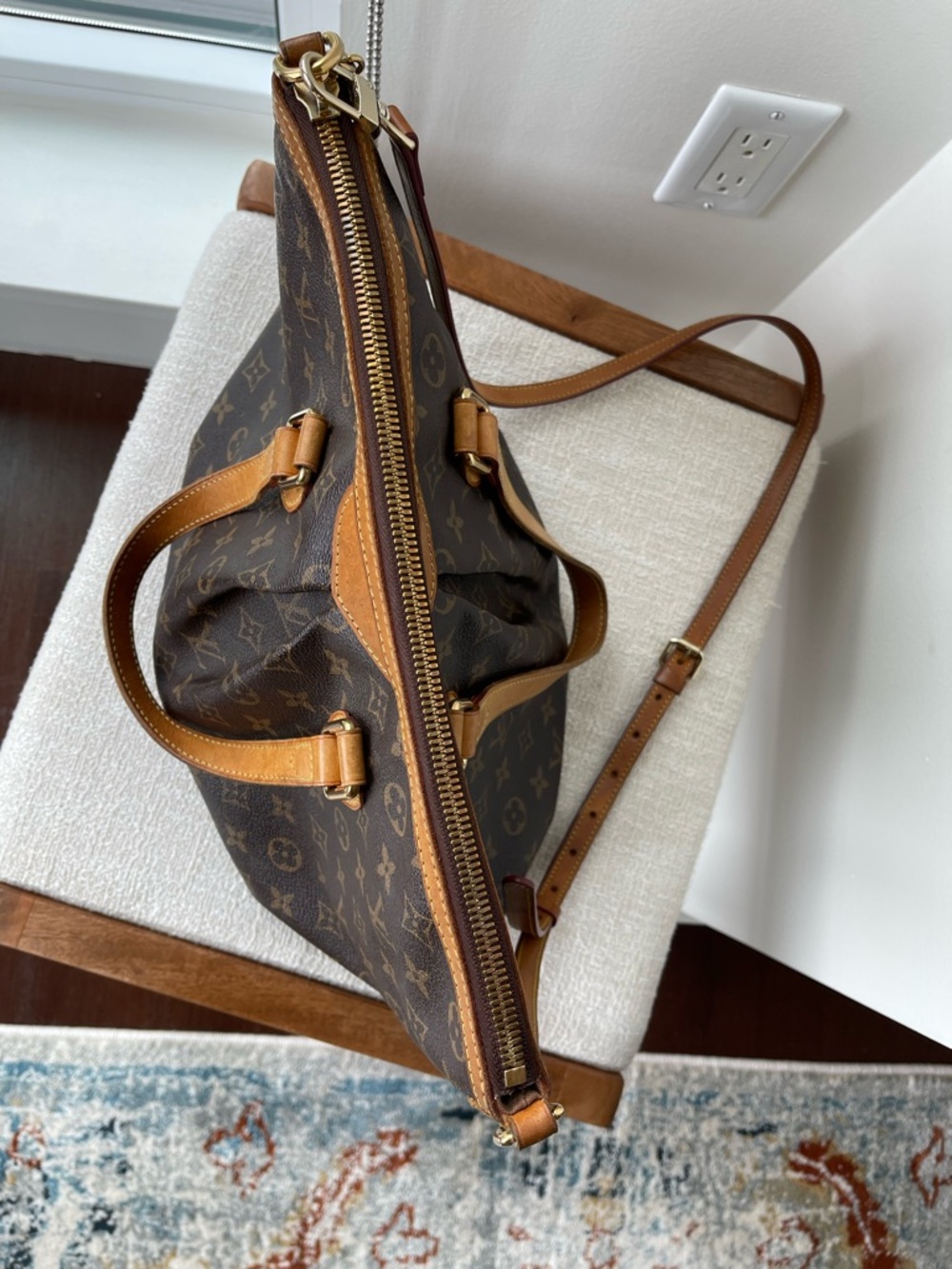 Louis Vuitton Monogram Palermo GM Canvas Tote with Vachetta Trim - Picture 8 of 13